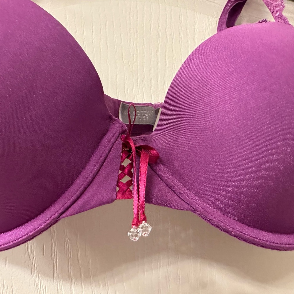 Victoria’s Secret  Black Lace with Blush  Bra Size 32D